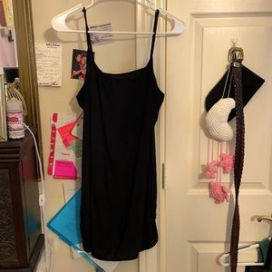 Simple black spaghettis strap dress